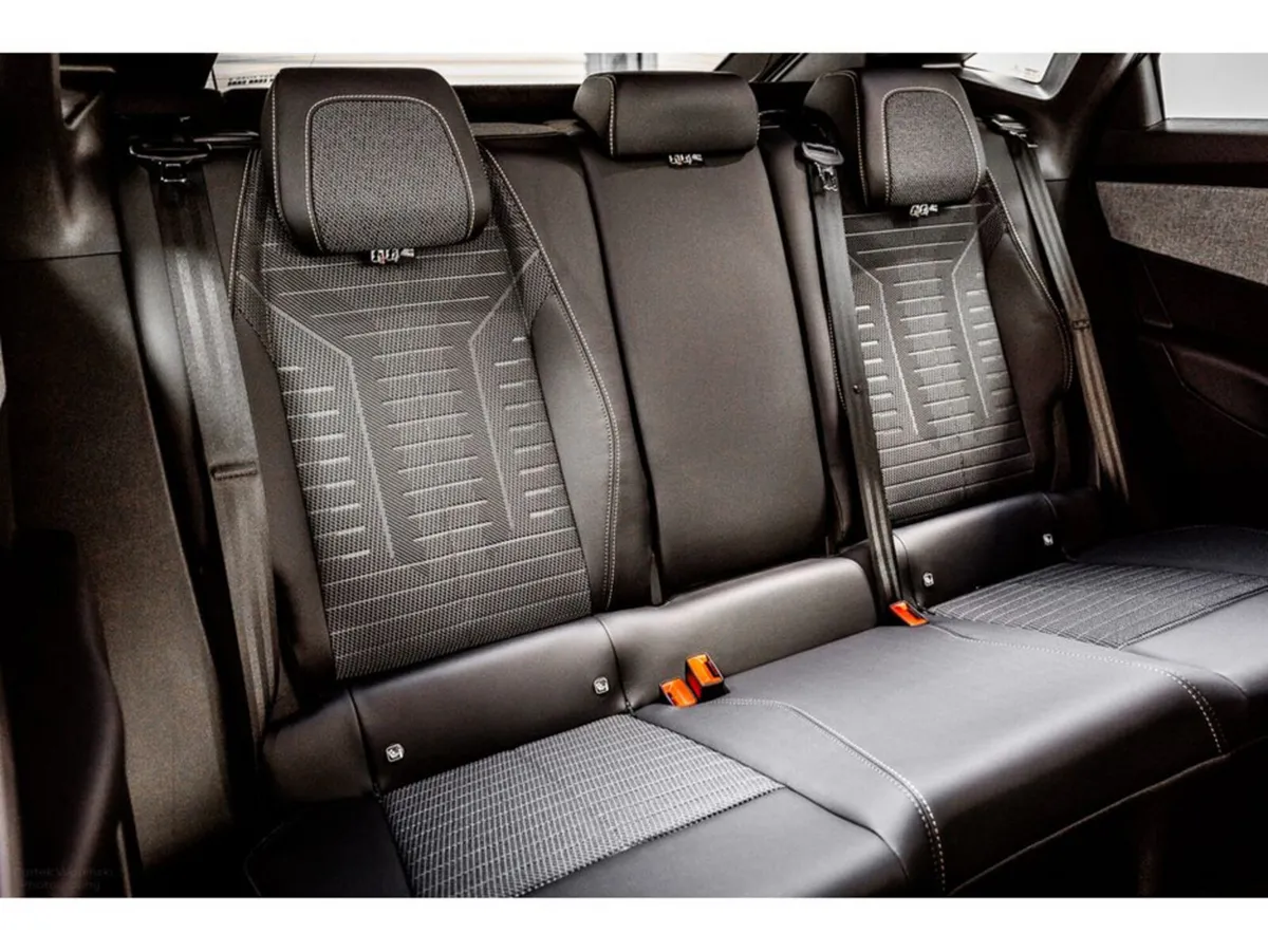Peugeot 3008 SUV, Petrol Hybrid, 2026, Blue