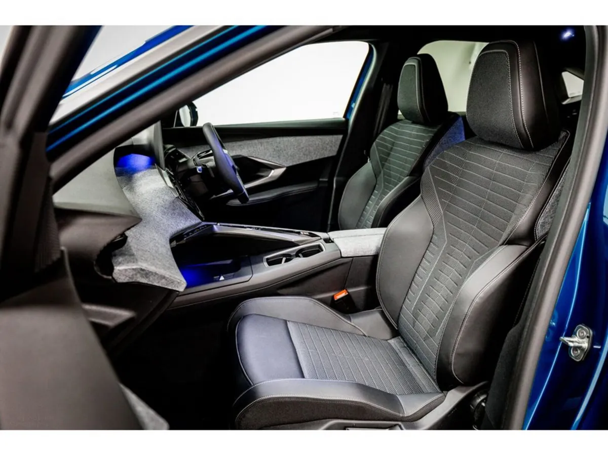 Peugeot 3008 SUV, Petrol Hybrid, 2026, Blue