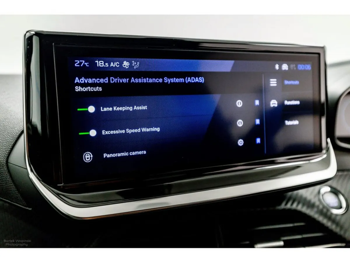 Peugeot 2008 SUV, Petrol Hybrid, 2026, Grey