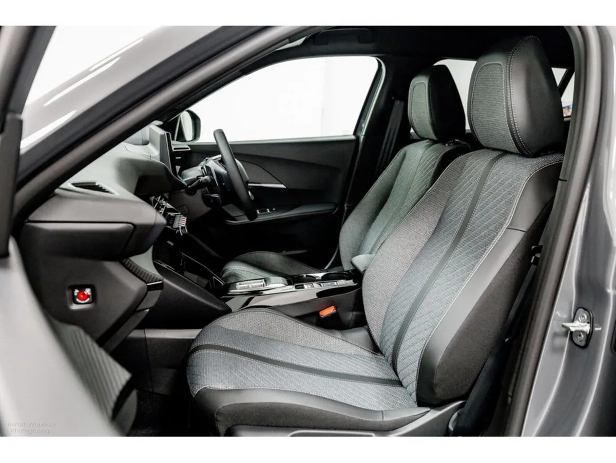 Peugeot 2008 SUV, Petrol Hybrid, 2026, Grey