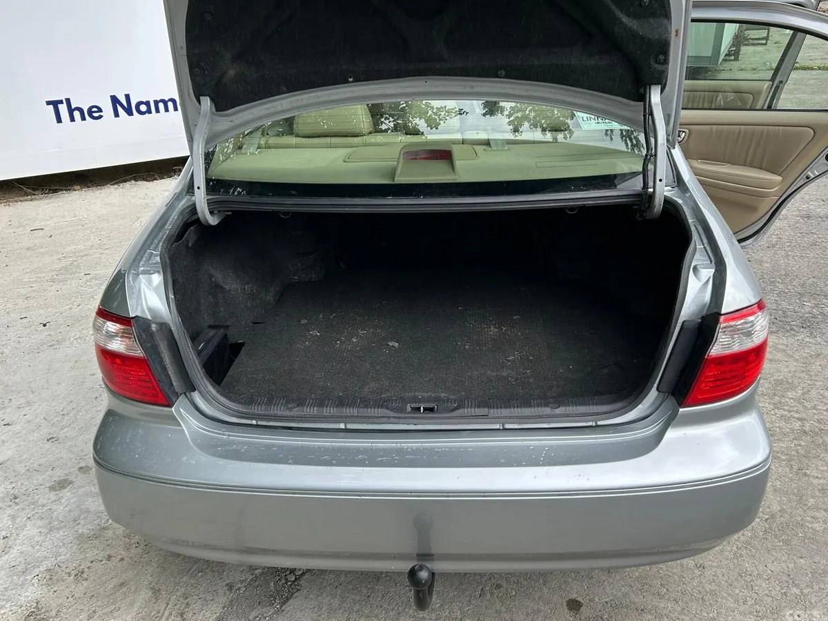 Nissan Maxima Saloon, Petrol, 2004, Silver