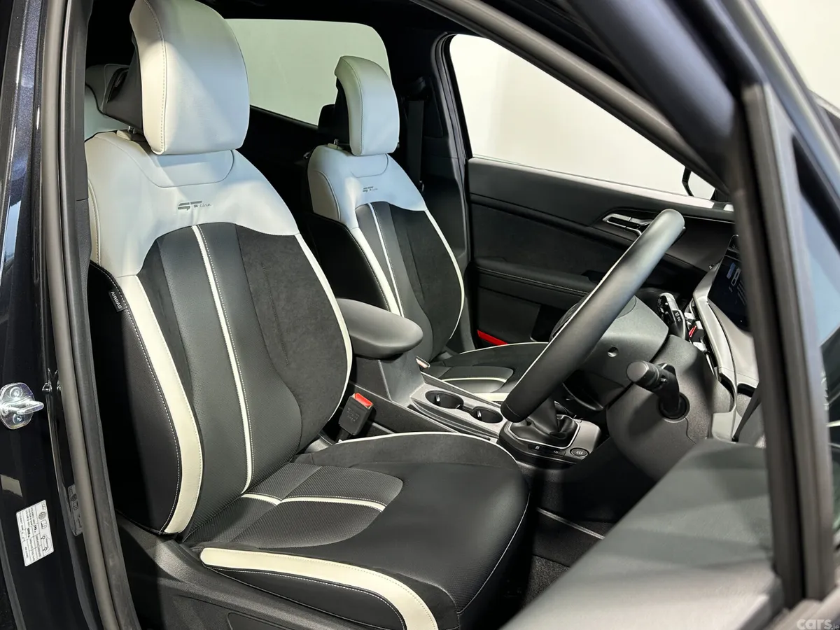 Kia Sportage SUV, Diesel Hybrid, 2026, Black