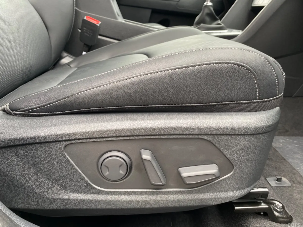 Kia Sportage SUV, Diesel Hybrid, 2025, Black
