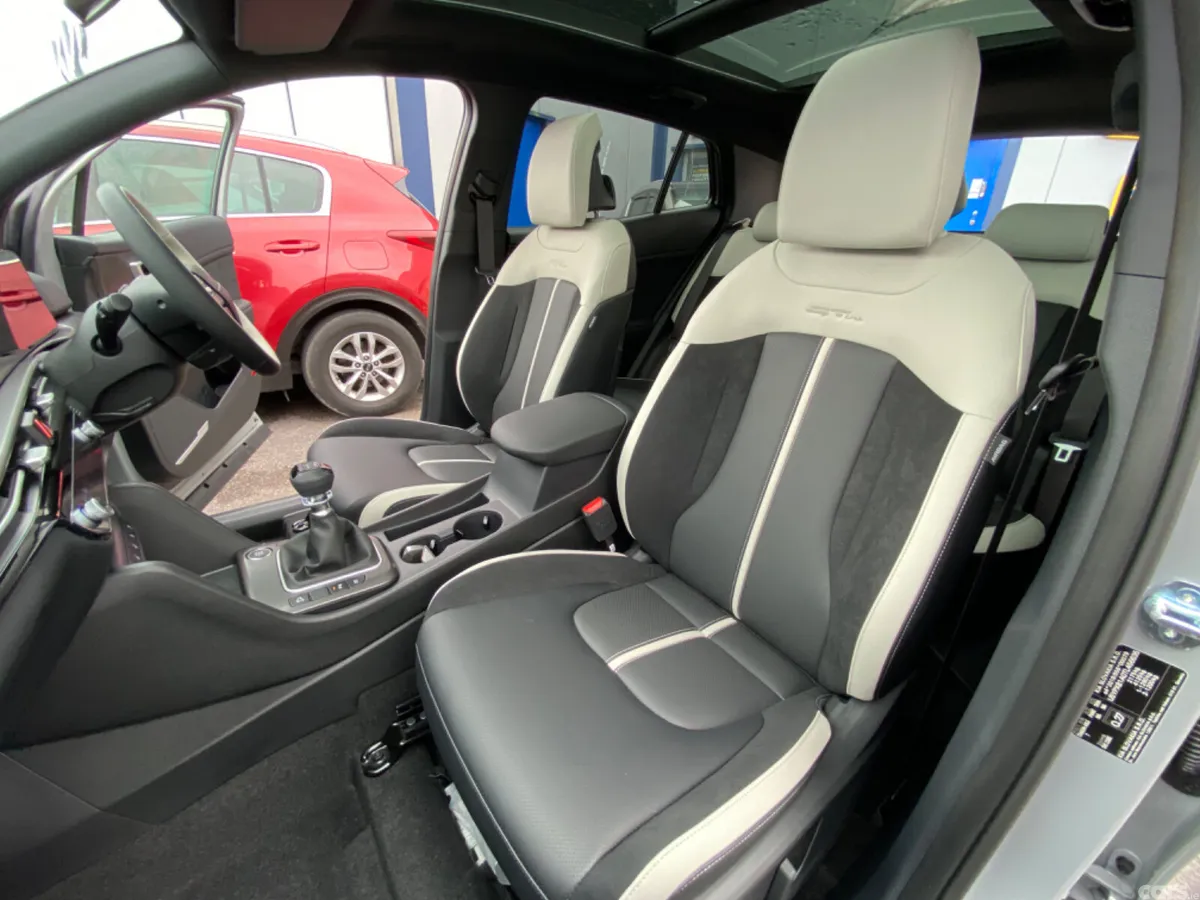 Kia Sportage SUV, Diesel Hybrid, 2025, Black