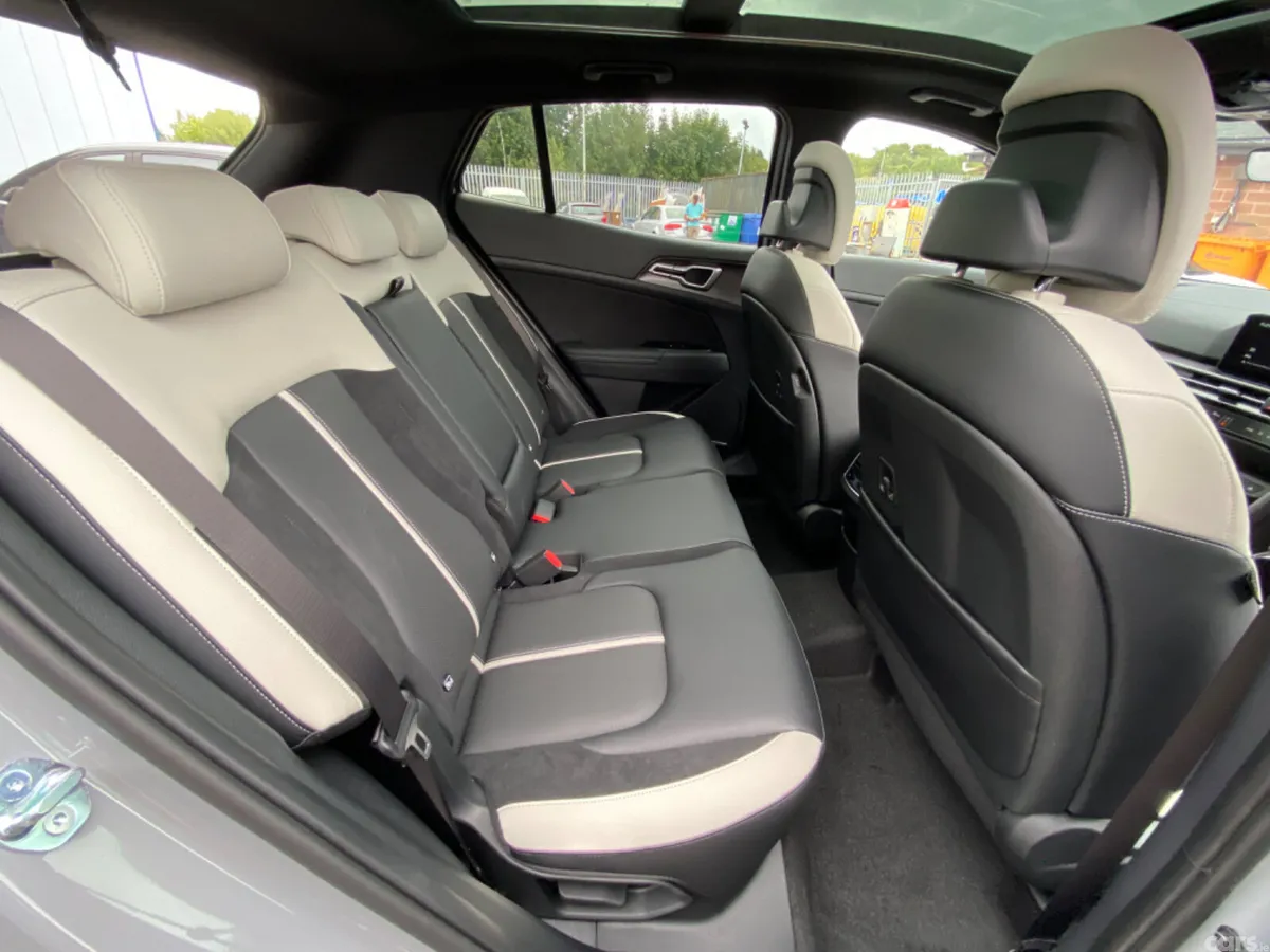 Kia Sportage SUV, Diesel Hybrid, 2025, Black