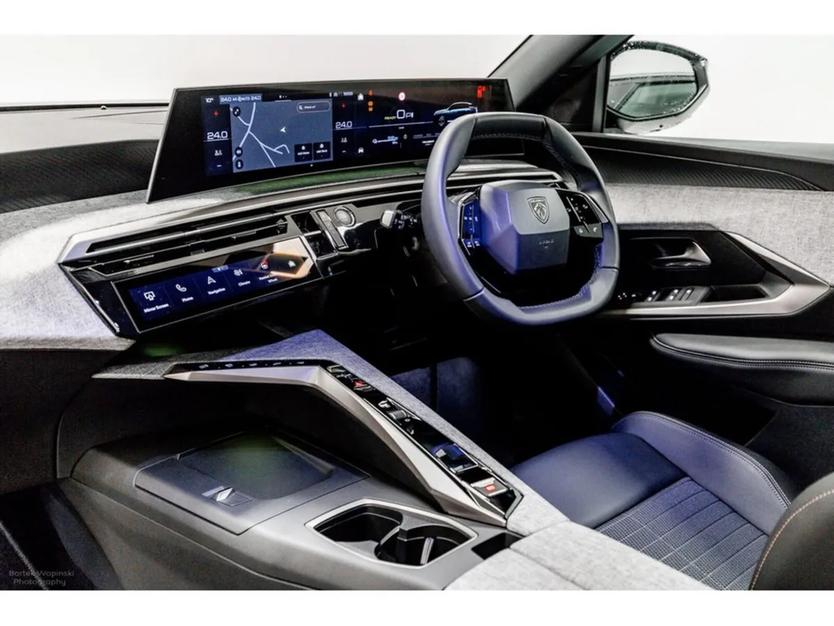 Peugeot 3008 SUV, Electric, 2026, Blue