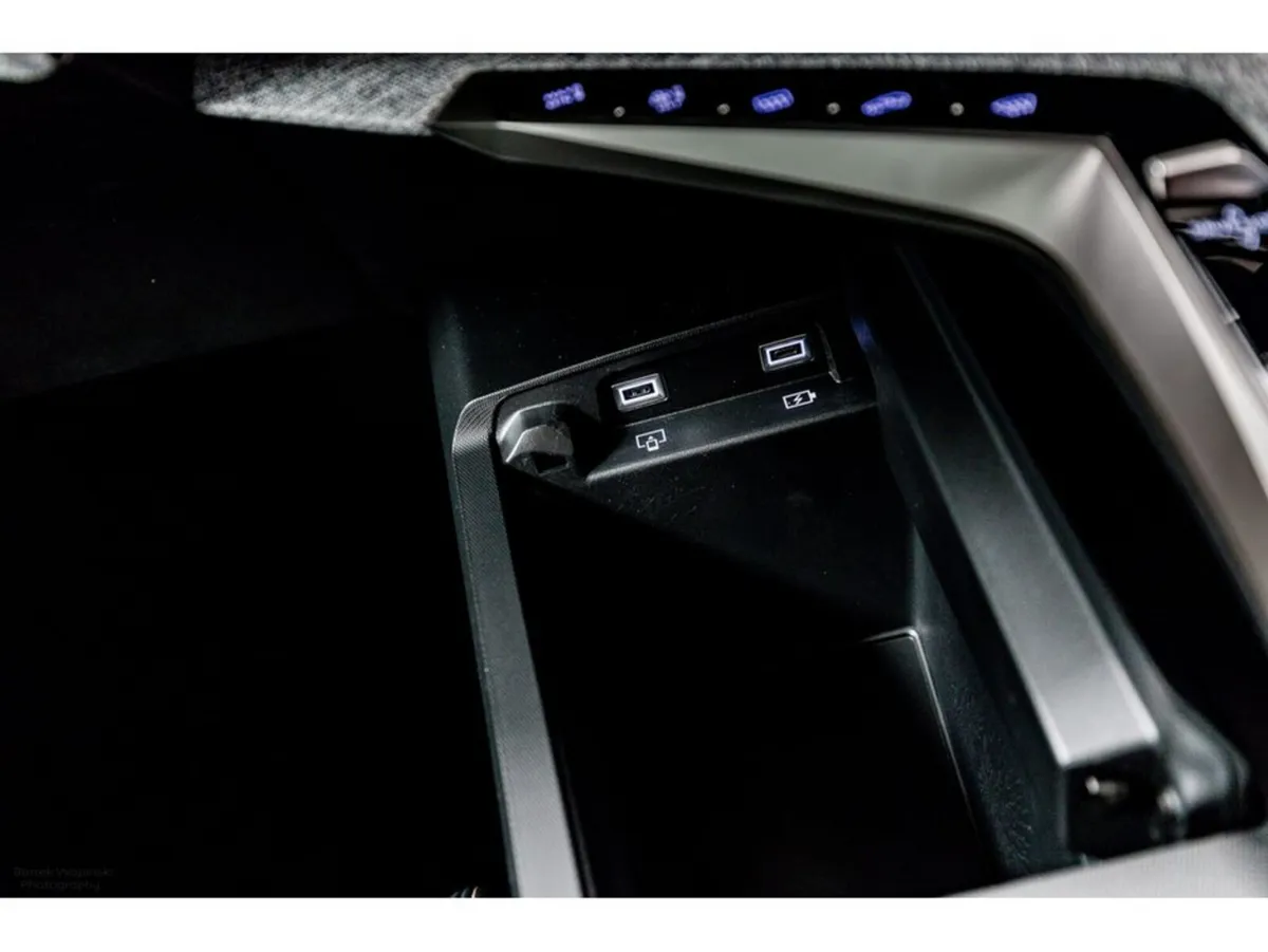 Peugeot 3008 SUV, Petrol Hybrid, 2026, Black