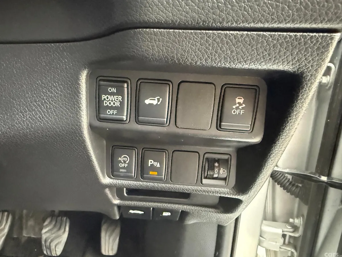 Nissan X-Trail SUV, Diesel, 2016, Silver