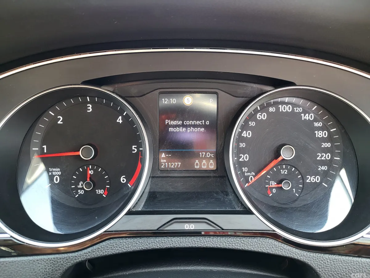 Volkswagen Passat Saloon, Diesel, 2021, Grey