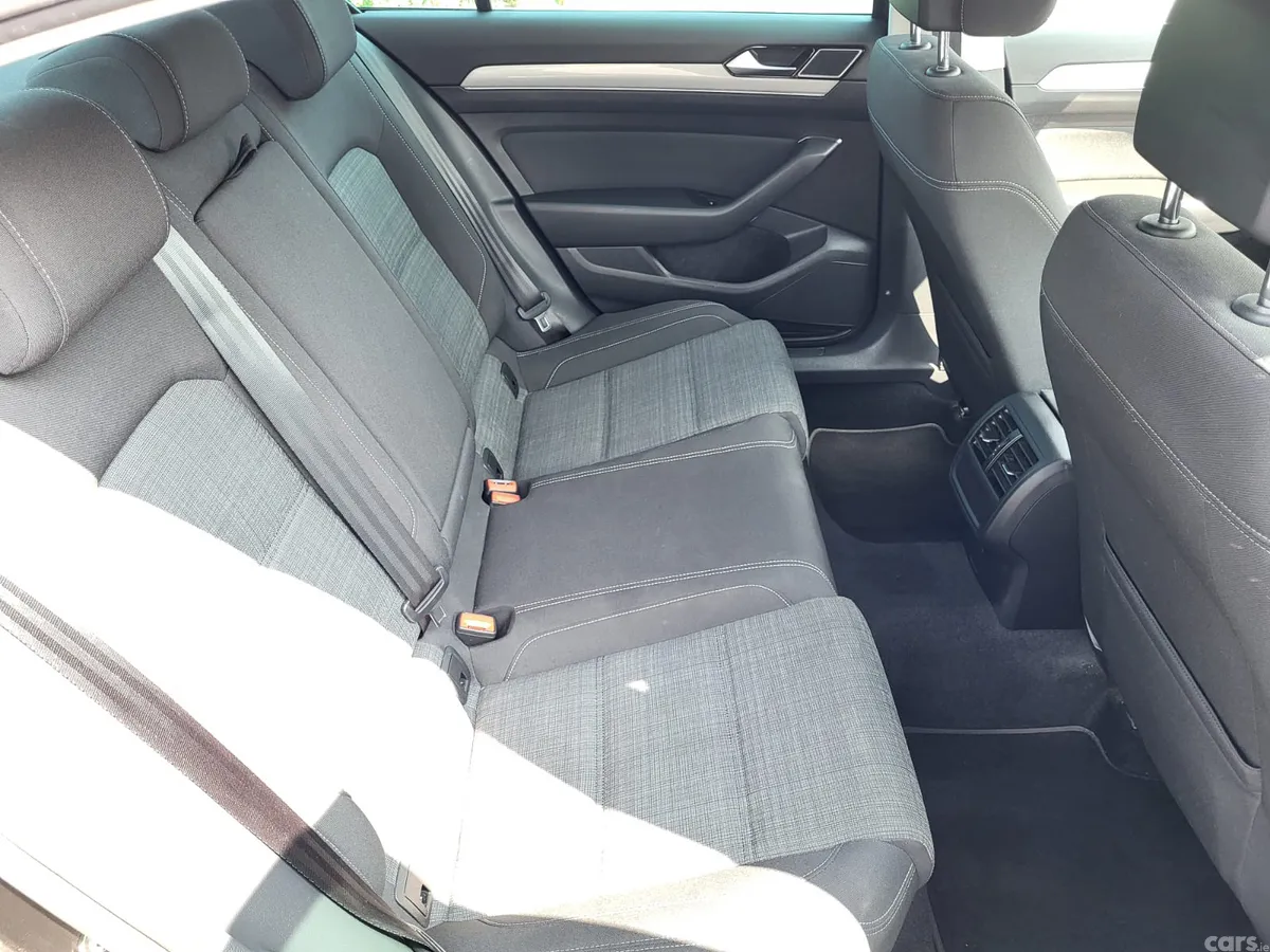 Volkswagen Passat Saloon, Diesel, 2021, Grey