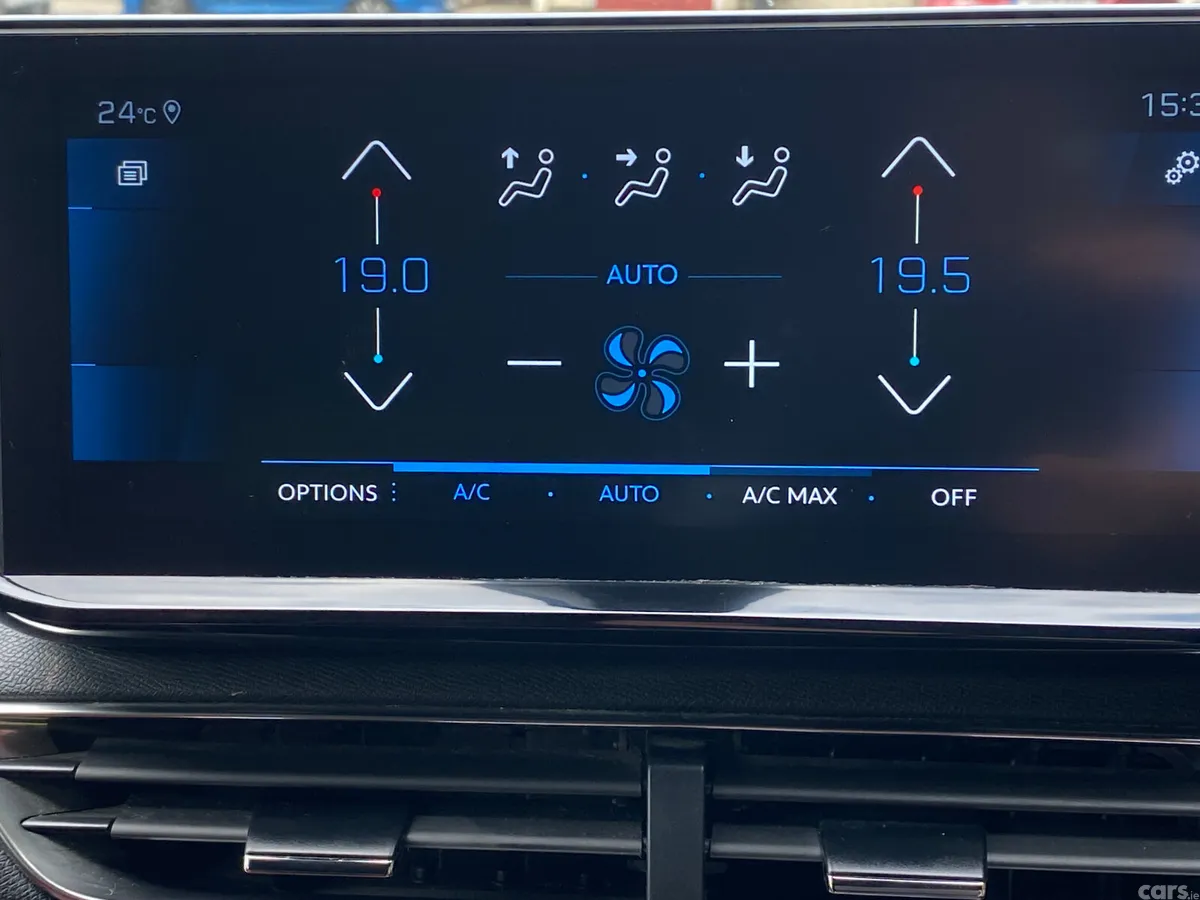 Peugeot 5008 MPV, Diesel, 2022, White
