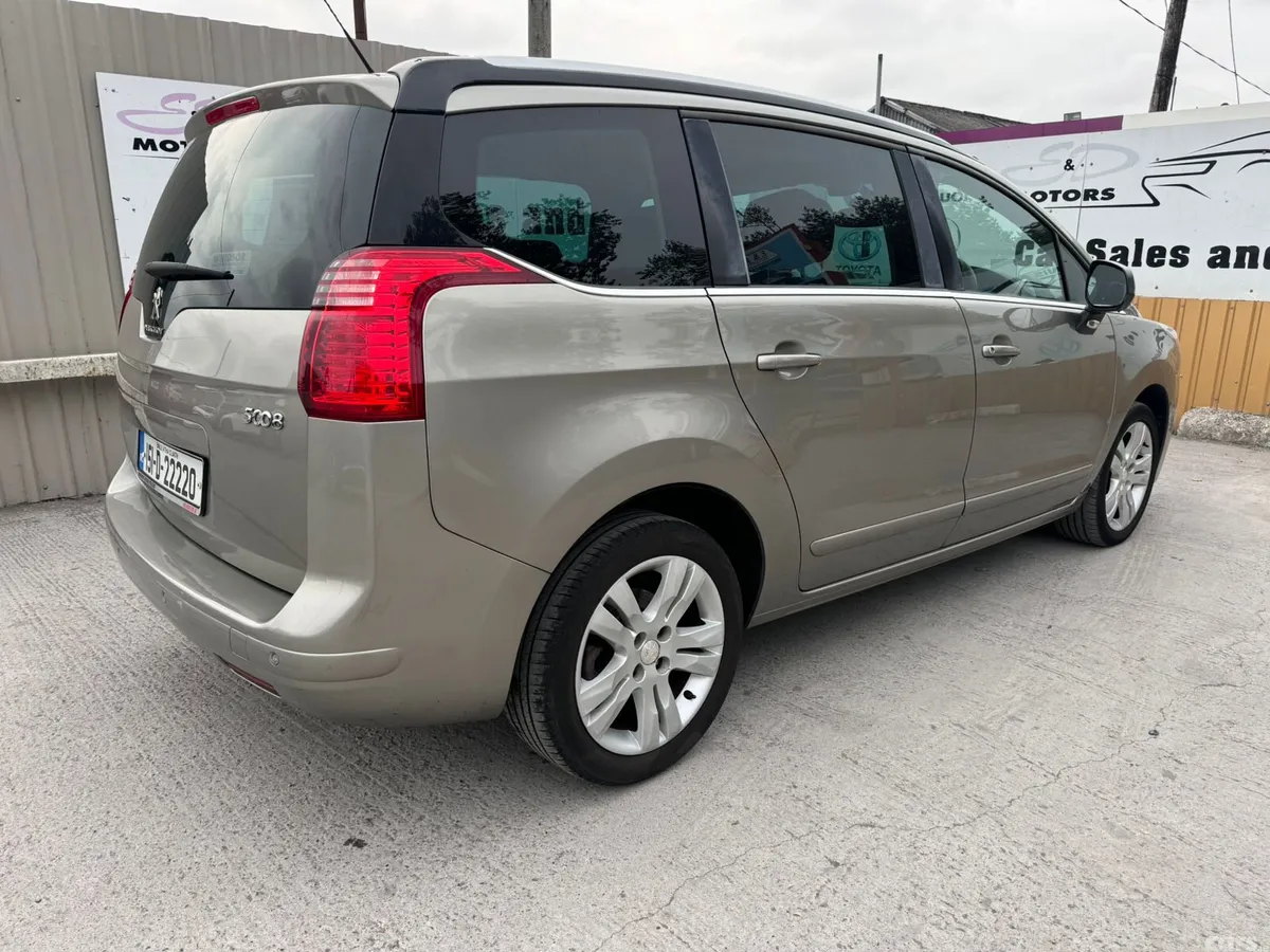 Peugeot 5008 MPV, Diesel, 2015, Grey