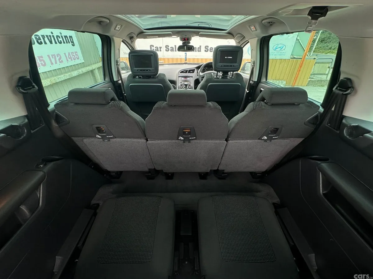 Peugeot 5008 MPV, Diesel, 2015, Grey