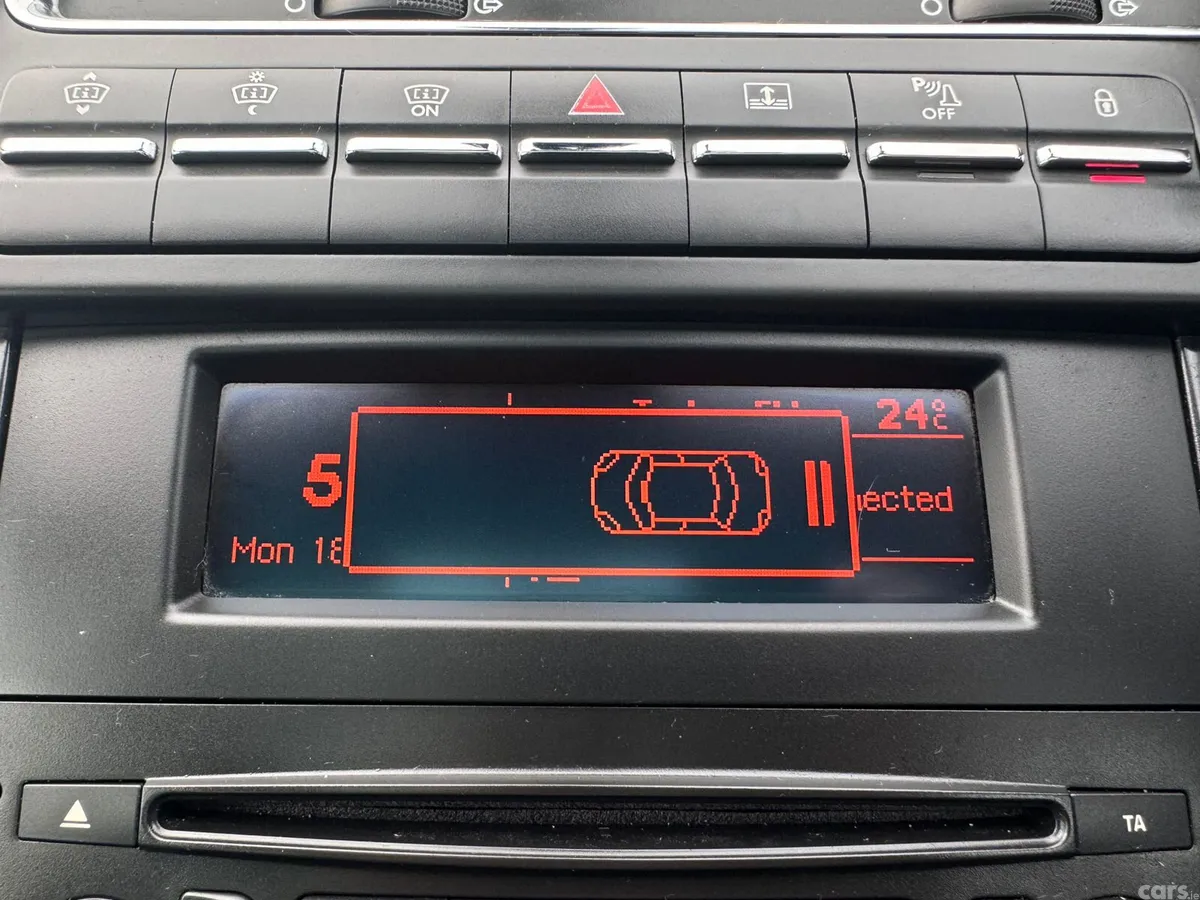 Peugeot 5008 MPV, Diesel, 2015, Grey