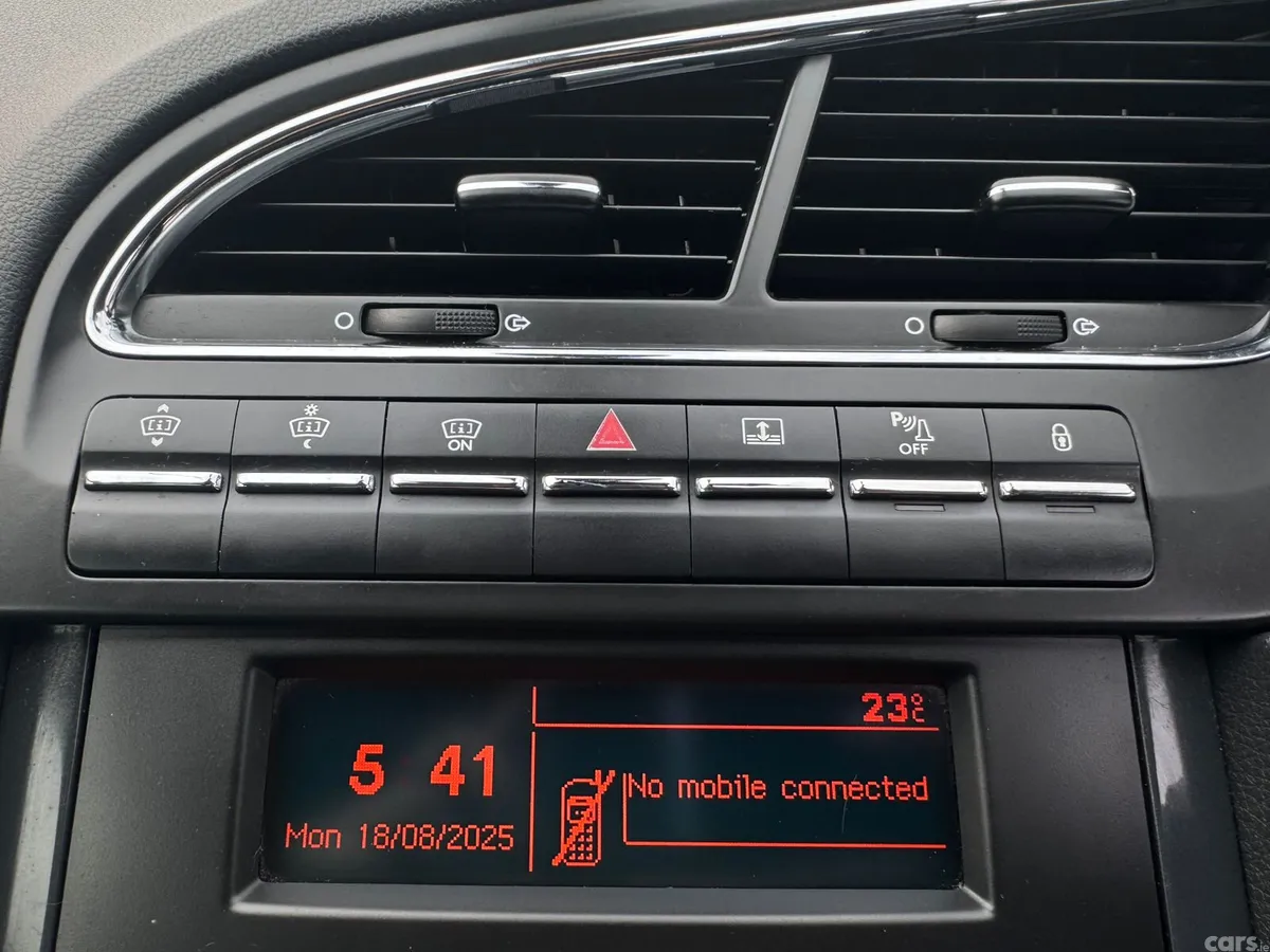 Peugeot 5008 MPV, Diesel, 2015, Grey
