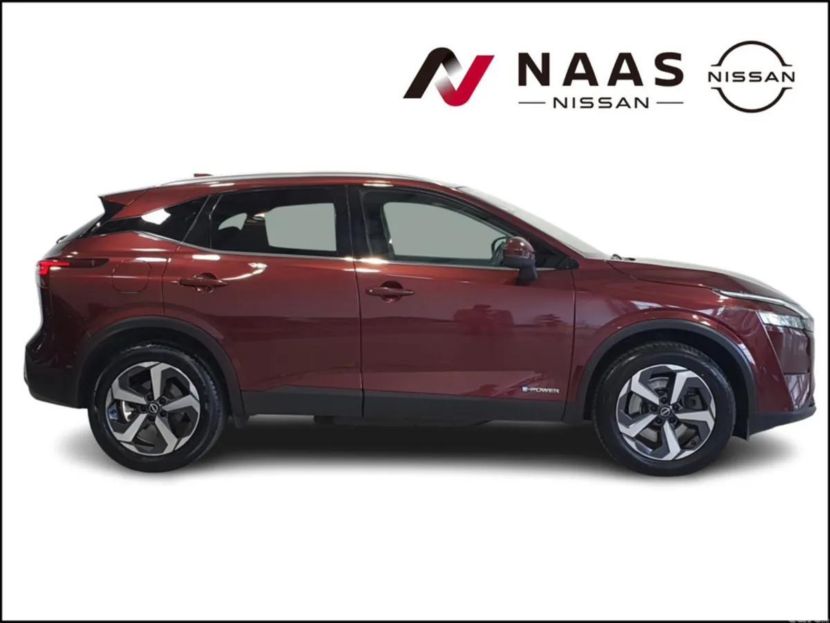 Nissan Qashqai MPV, Petrol, 2023, Red