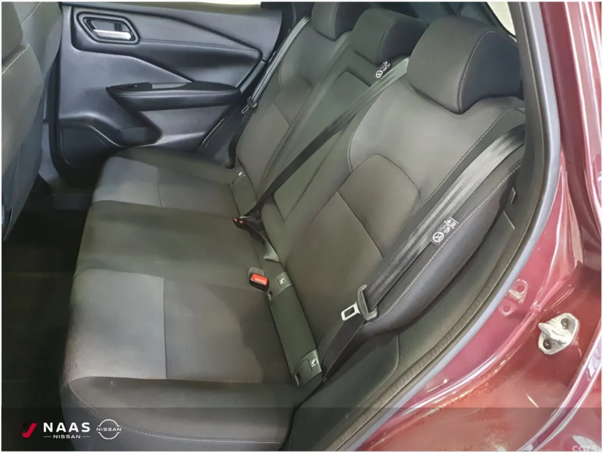Nissan Qashqai MPV, Petrol, 2023, Red