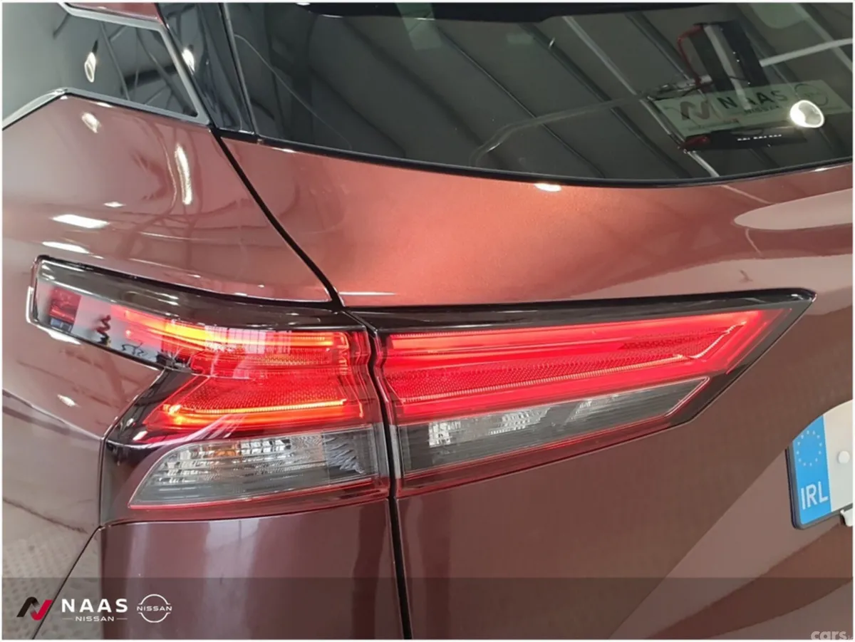 Nissan Qashqai MPV, Petrol, 2023, Red