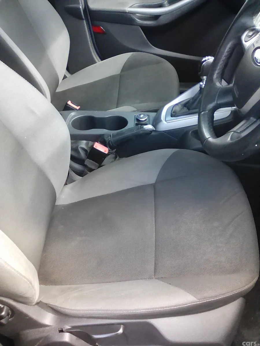 Ford Focus Estate/Jeep, Diesel, 2012, Silver