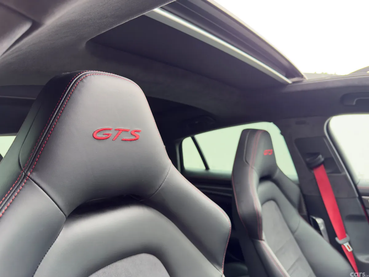 Porsche Panamera Hatchback, Petrol, 2019, Red