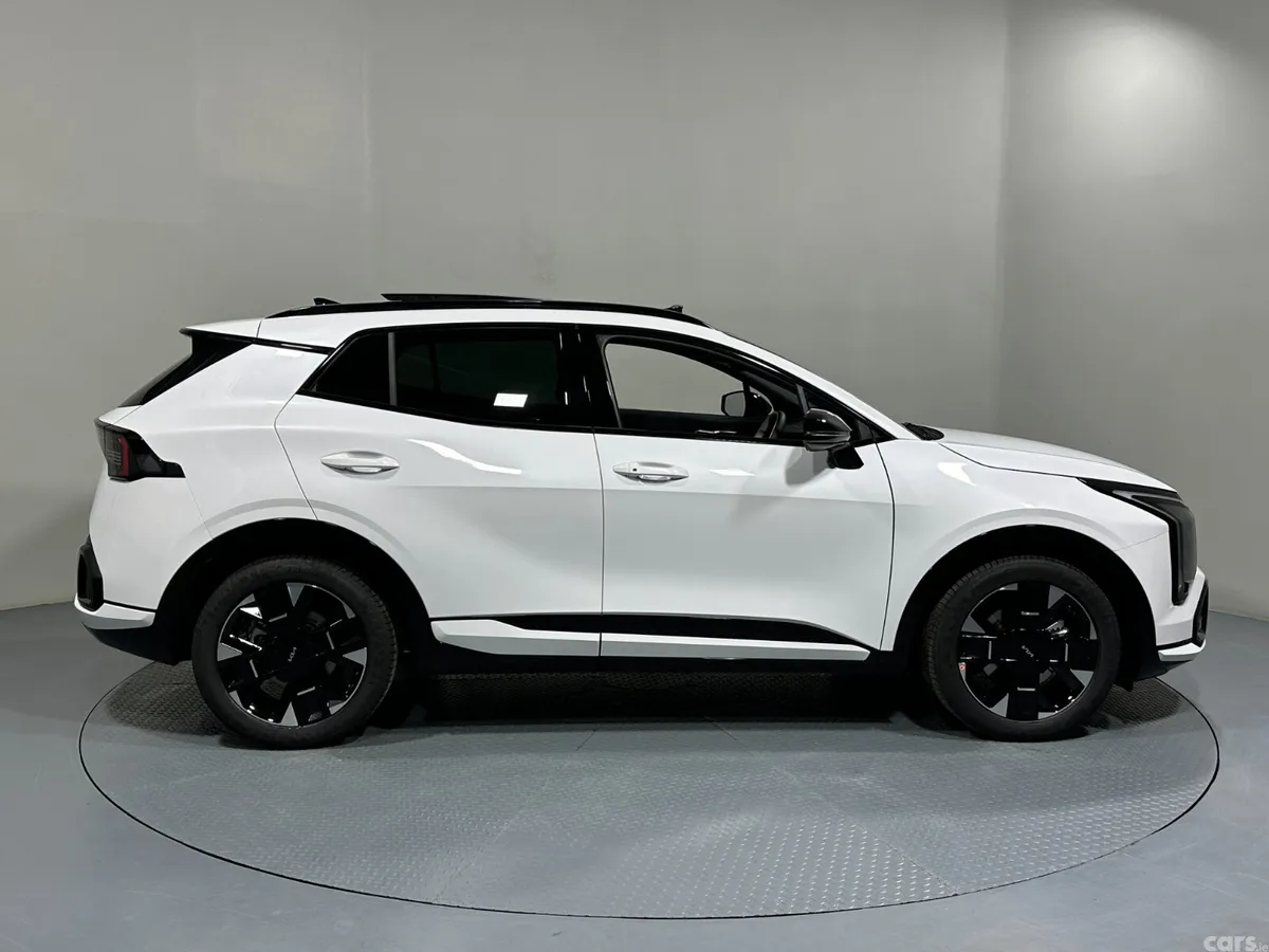 Kia Sportage SUV, Diesel Hybrid, 2026, White