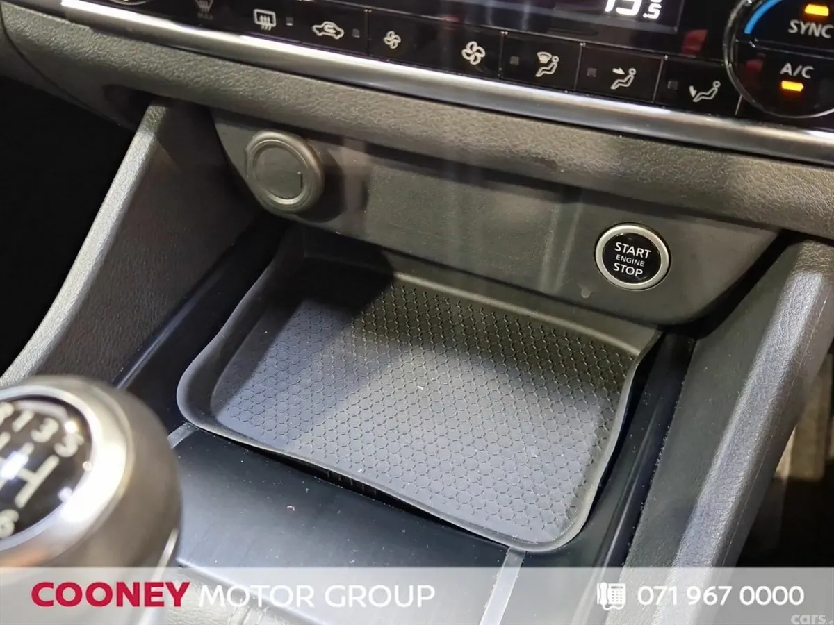 Nissan Qashqai MPV, Petrol, 2023, Grey