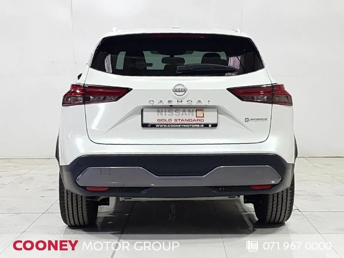 Nissan Qashqai MPV, Petrol, 2024, White