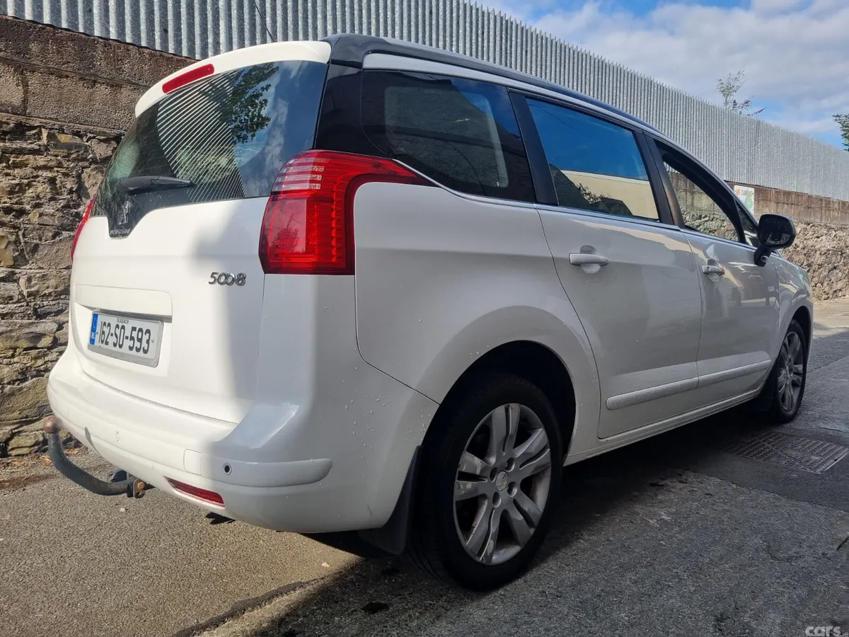Peugeot 5008 MPV, Diesel, 2016, White