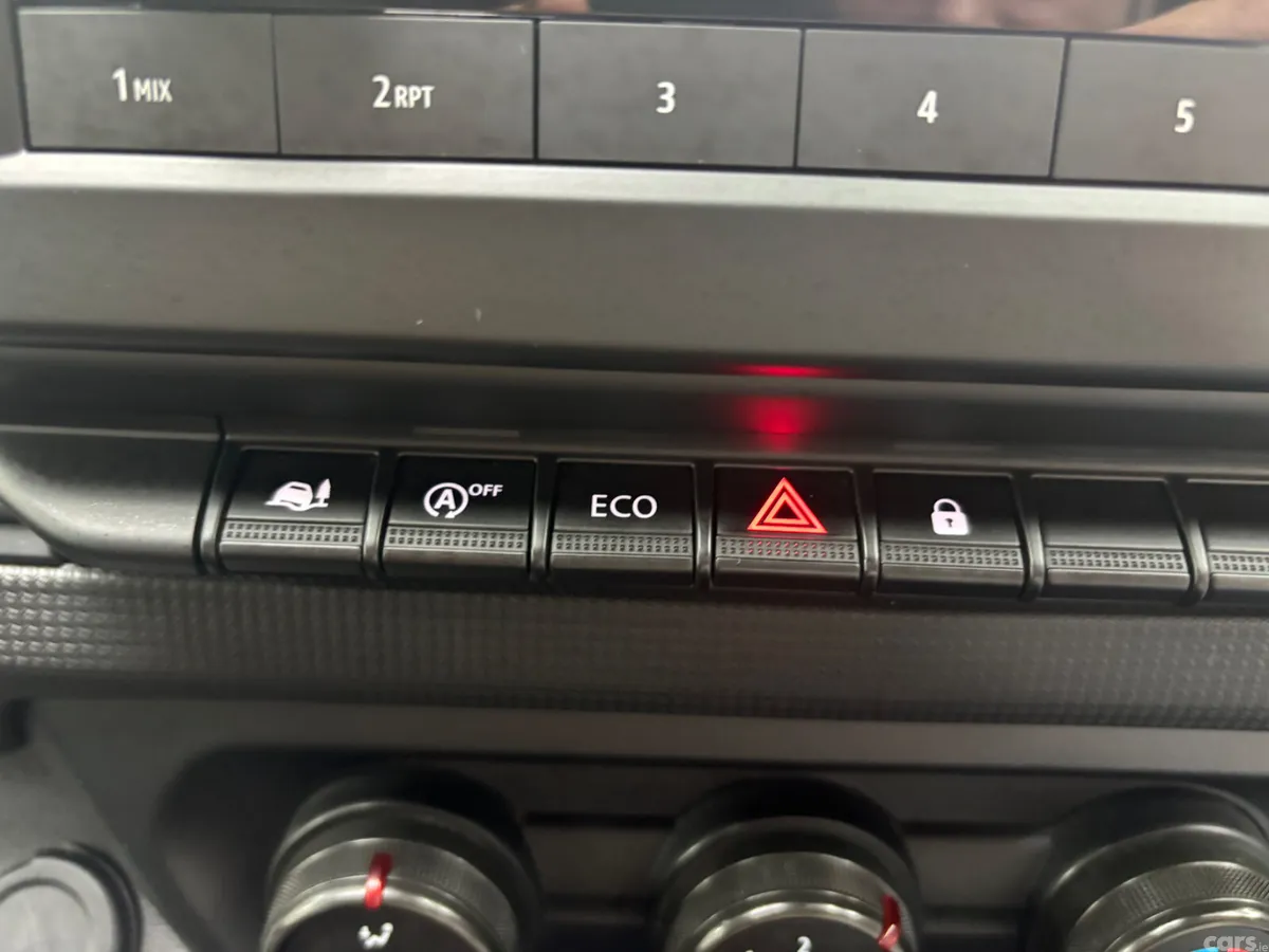 Renault Trafic Minibus, Diesel, 2023, Grey