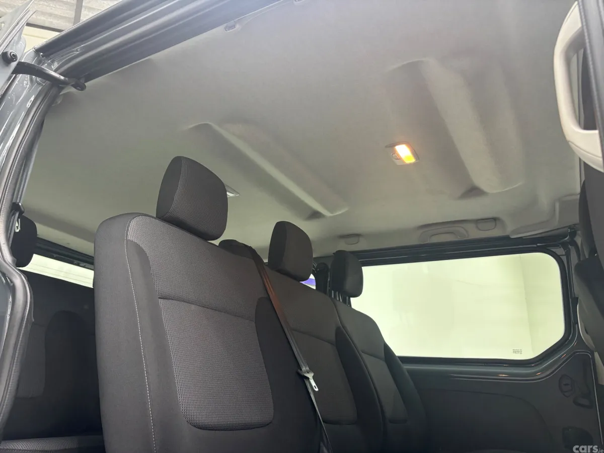 Renault Trafic Minibus, Diesel, 2023, Grey