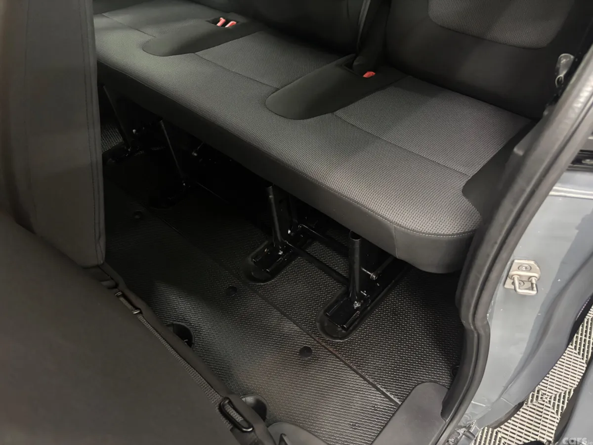 Renault Trafic Minibus, Diesel, 2023, Grey