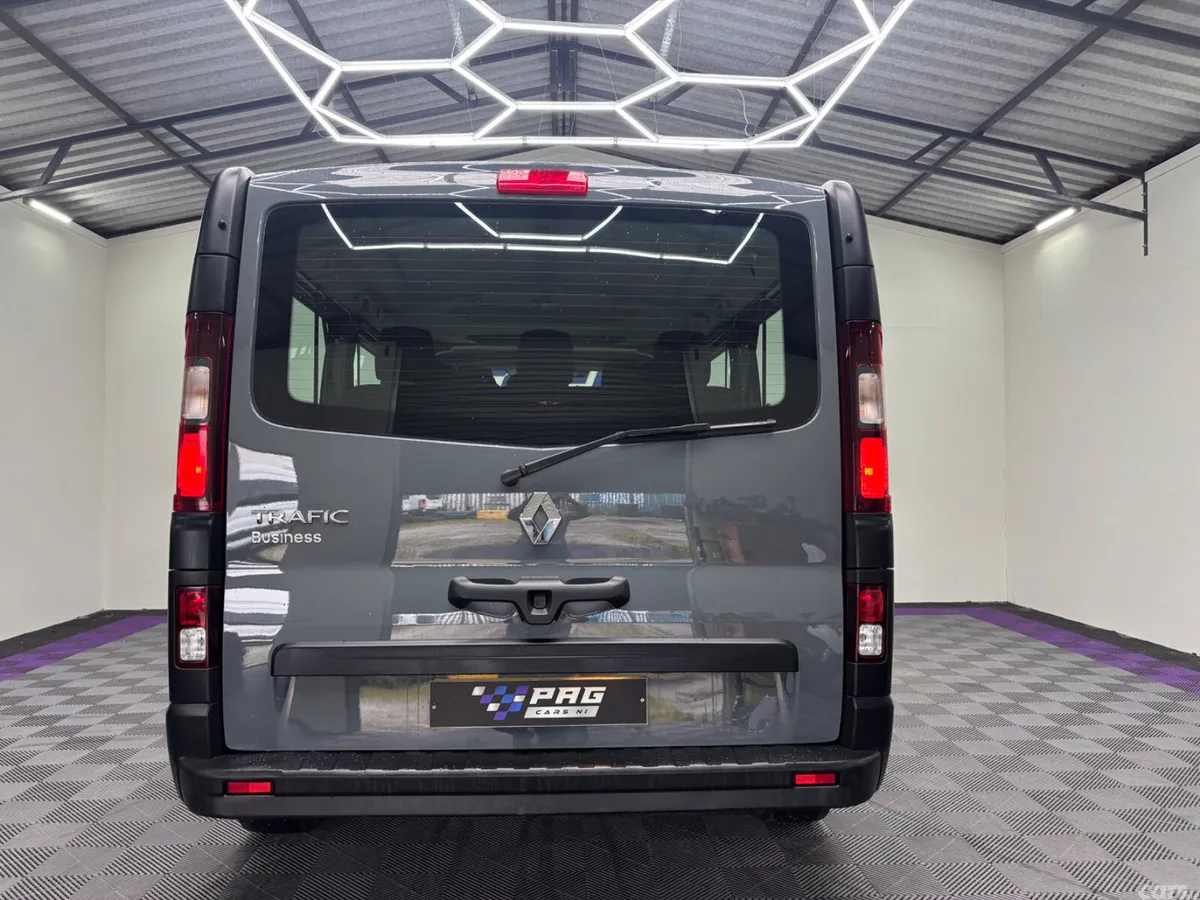 Renault Trafic Minibus, Diesel, 2023, Grey