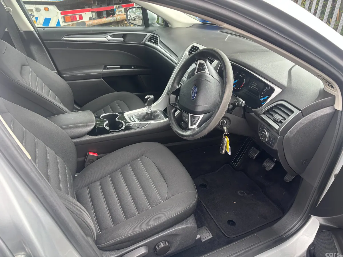 Ford Mondeo Hatchback, Diesel, 2015, Silver