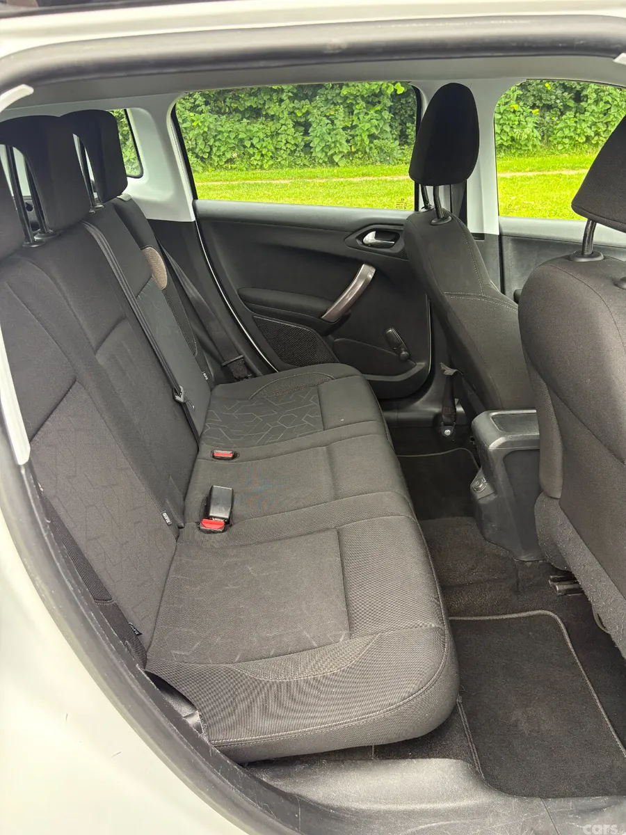 Peugeot 2008 SUV, Diesel, 2016, White