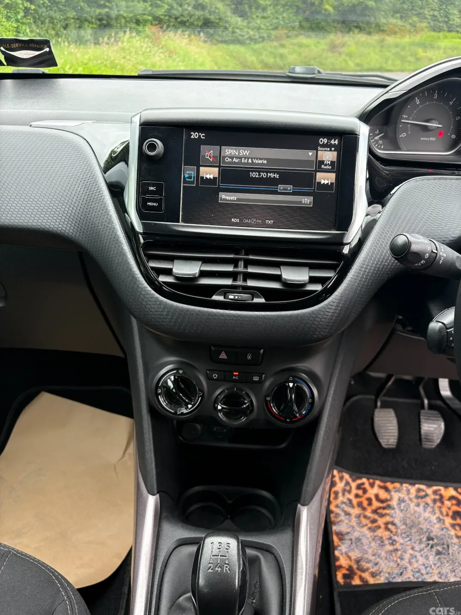 Peugeot 2008 SUV, Diesel, 2016, White
