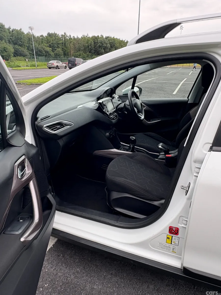 Peugeot 2008 SUV, Diesel, 2016, White