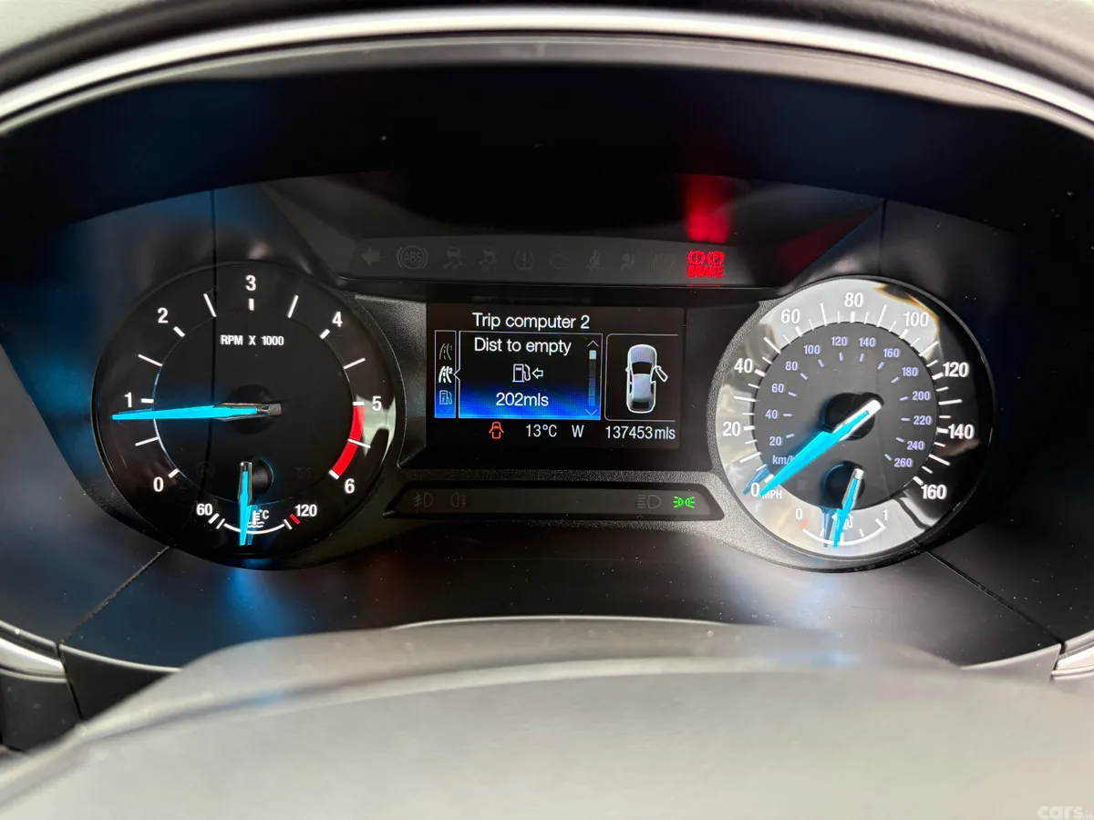 Ford Mondeo Hatchback, Diesel, 2015, Silver