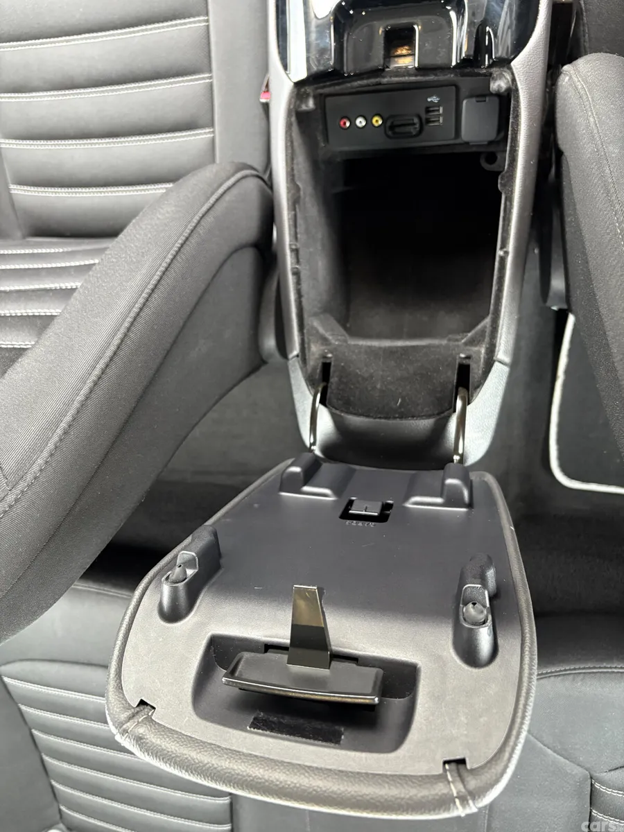 Ford Mondeo Hatchback, Diesel, 2015, Silver