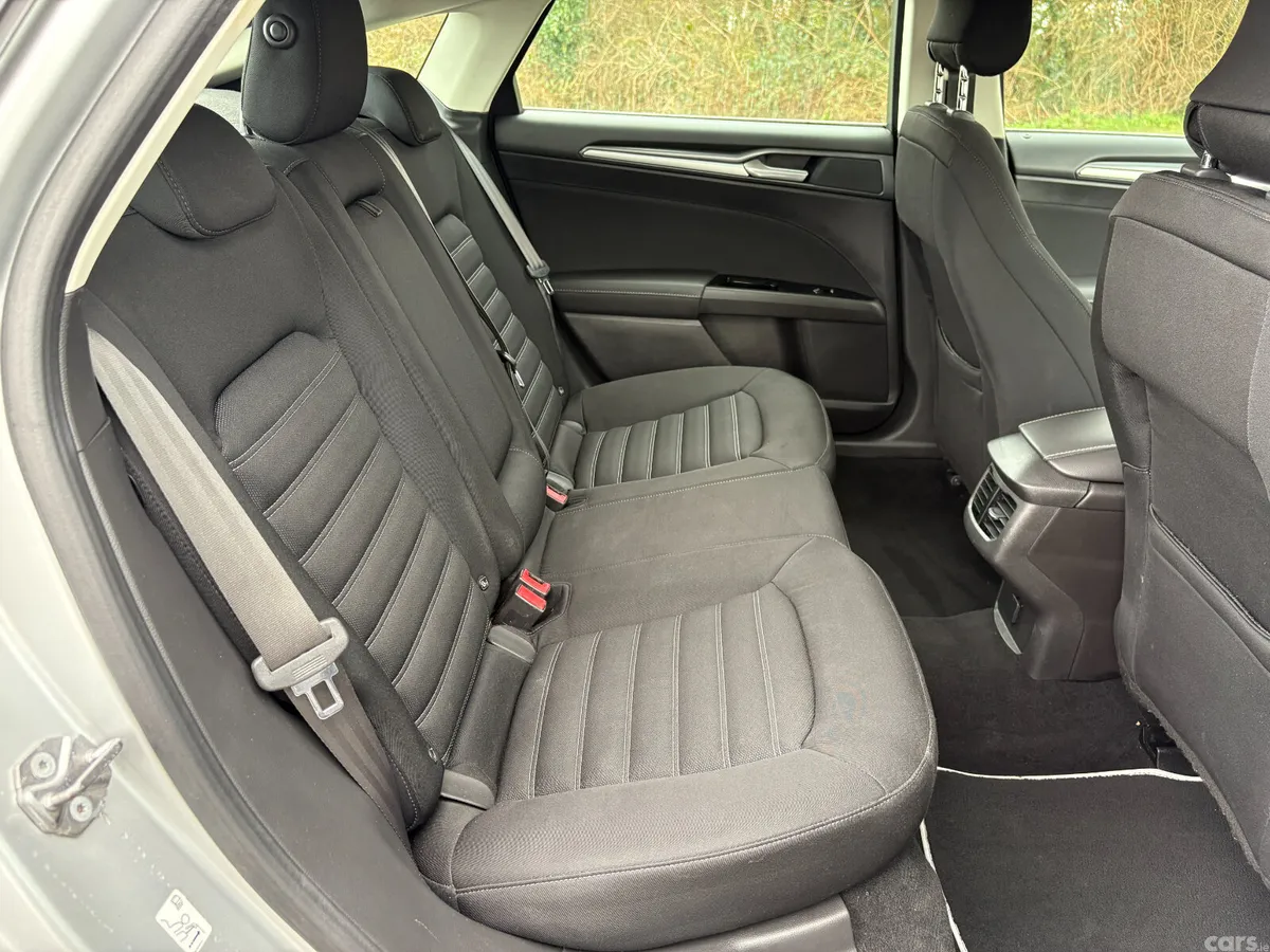 Ford Mondeo Hatchback, Diesel, 2015, Silver