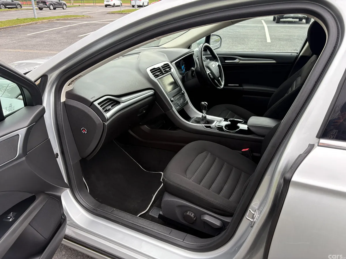 Ford Mondeo Hatchback, Diesel, 2015, Silver