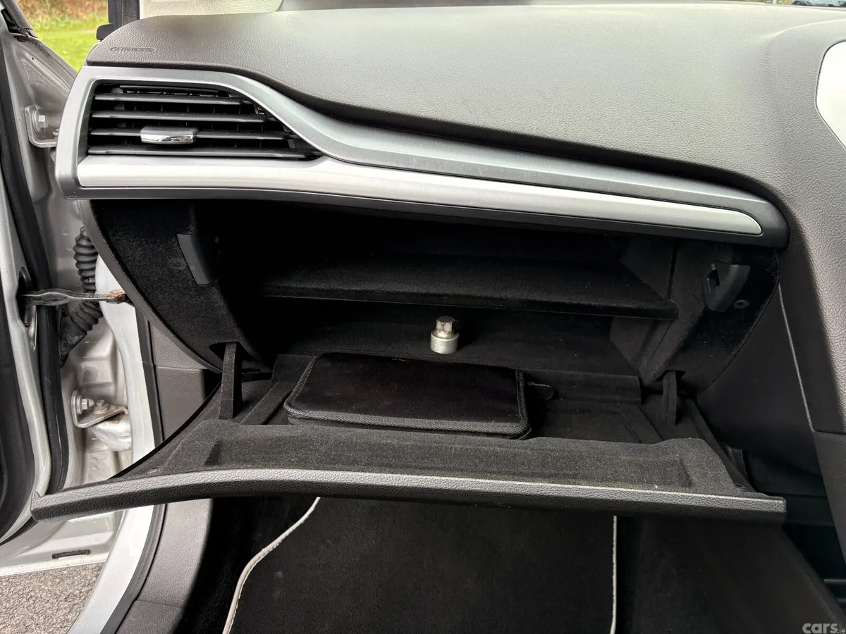 Ford Mondeo Hatchback, Diesel, 2015, Silver