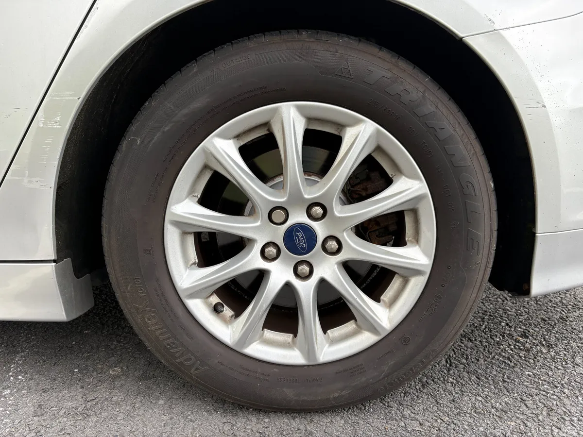 Ford Mondeo Hatchback, Diesel, 2015, Silver