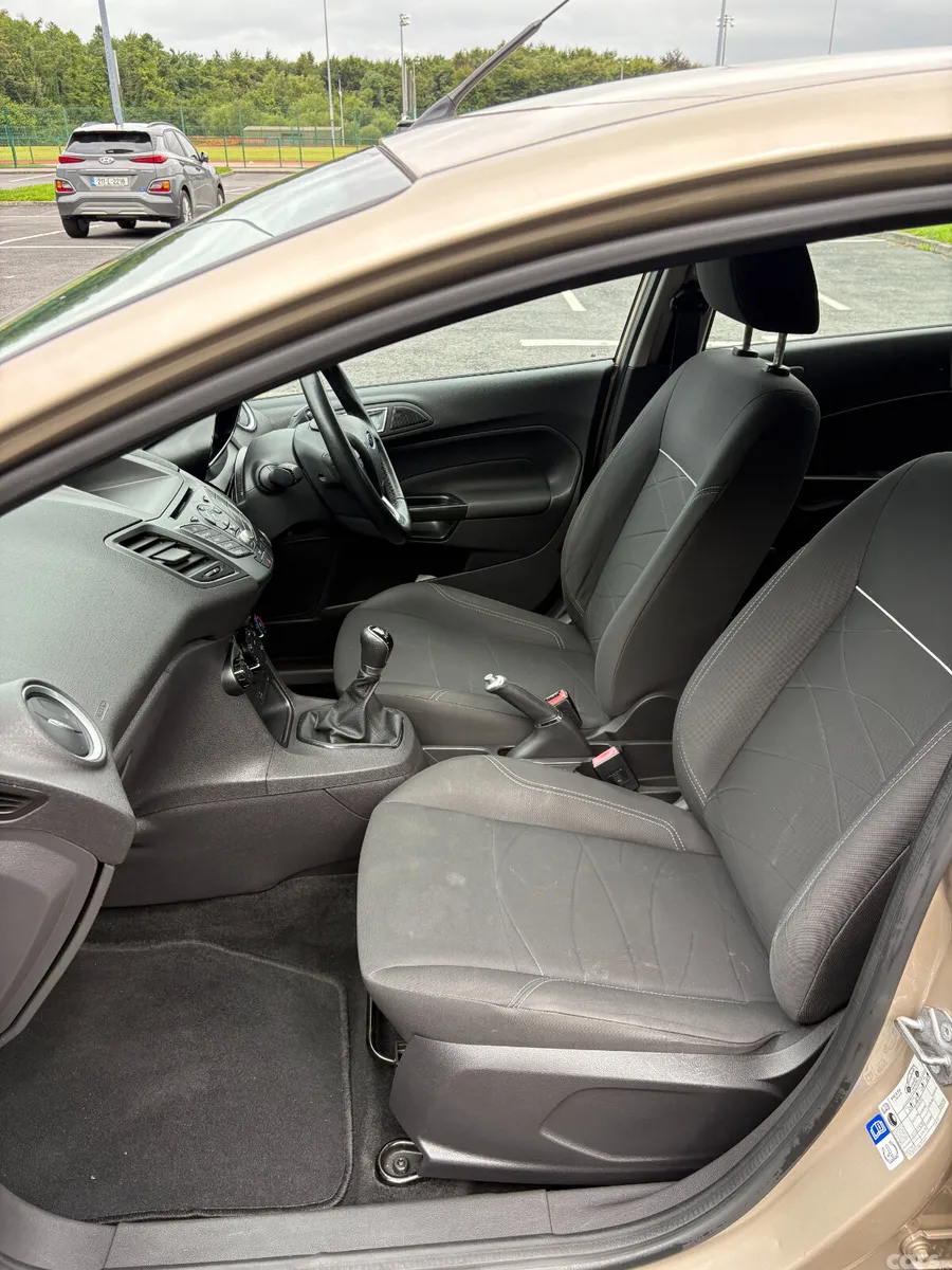 Ford Fiesta Hatchback, Petrol, 2016, Silver