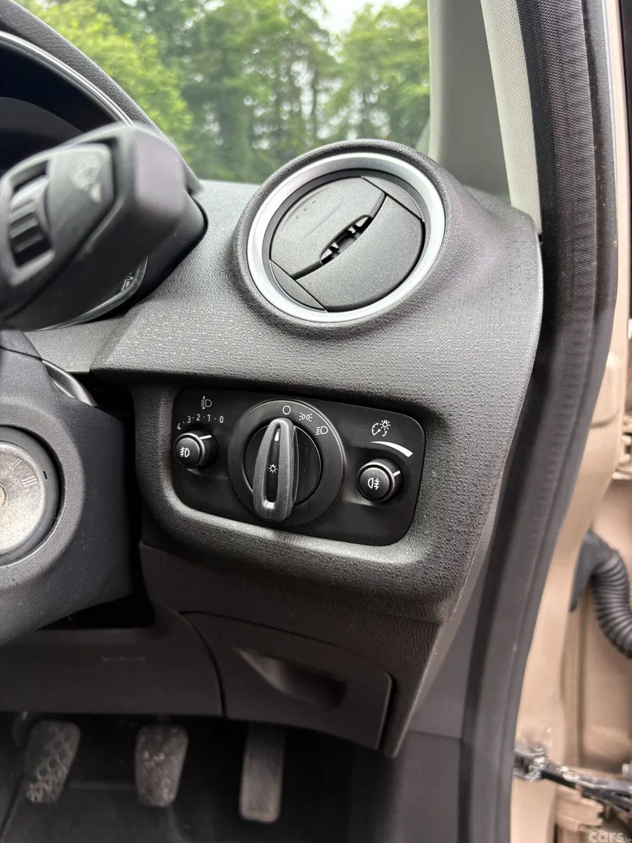 Ford Fiesta Hatchback, Petrol, 2016, Silver