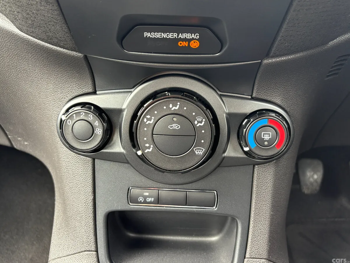 Ford Fiesta Hatchback, Petrol, 2016, Silver
