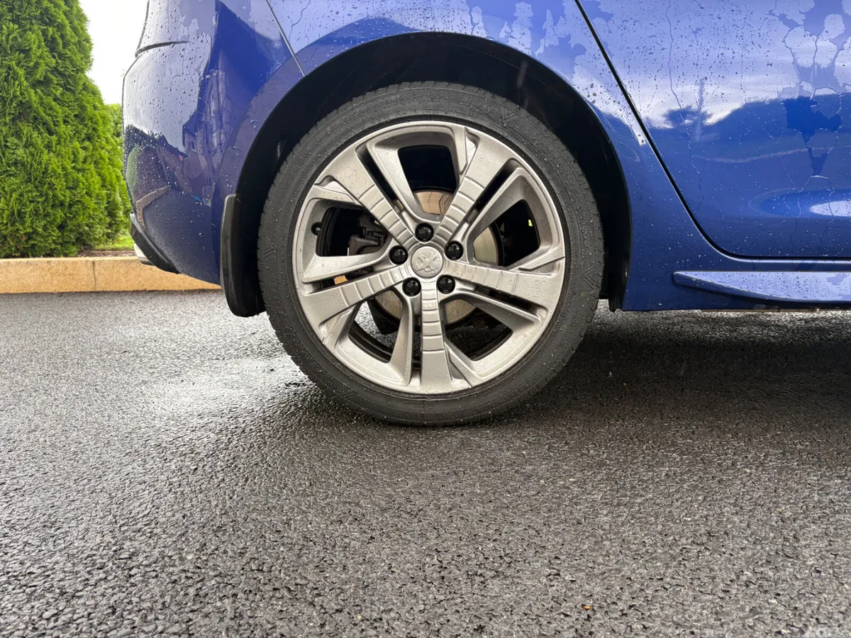Peugeot 308 Hatchback, Diesel, 2017, Blue