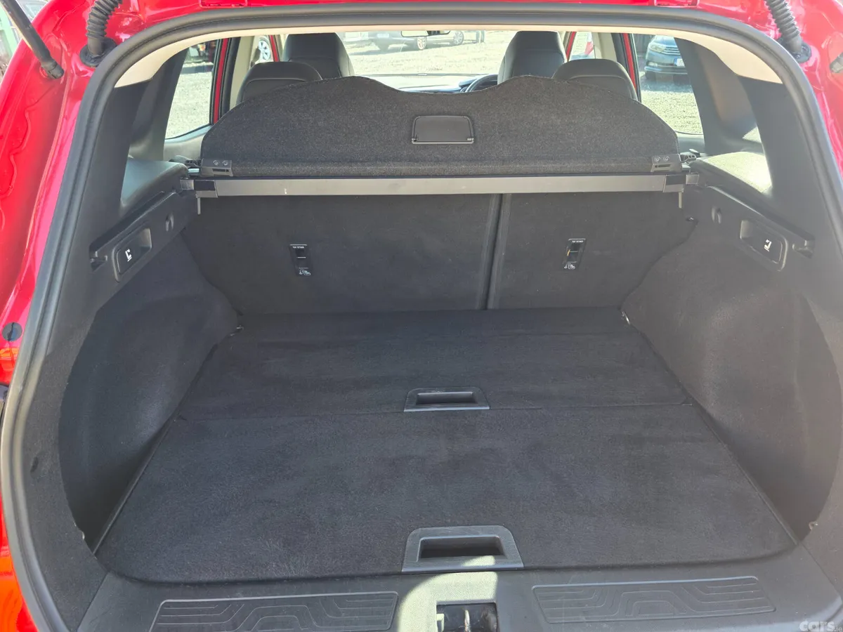 Renault Kadjar SUV, Diesel, 2016, Red