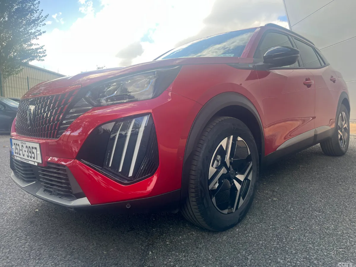 Peugeot 2008 MPV, Electric, 2025, Red