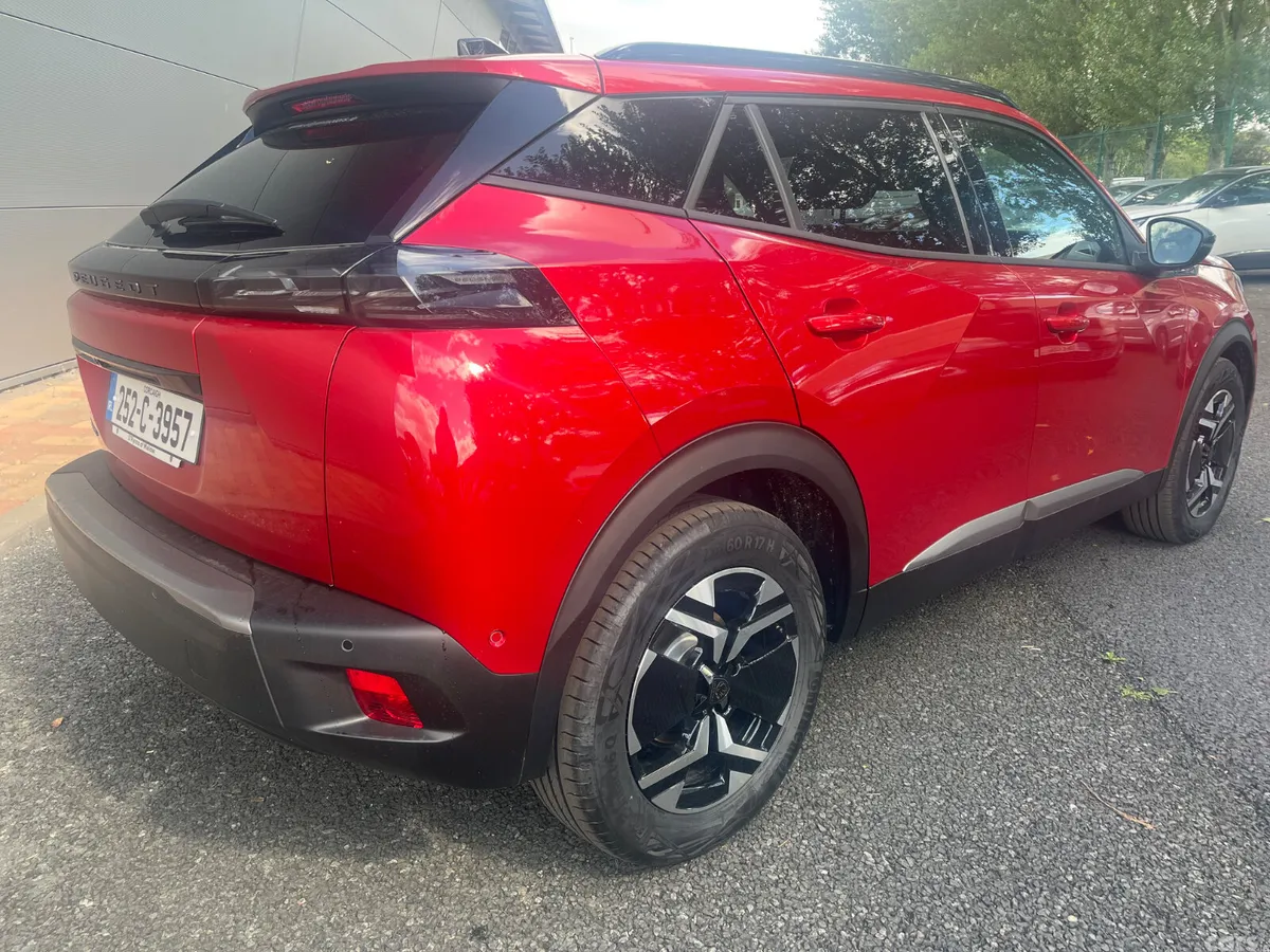 Peugeot 2008 MPV, Electric, 2025, Red