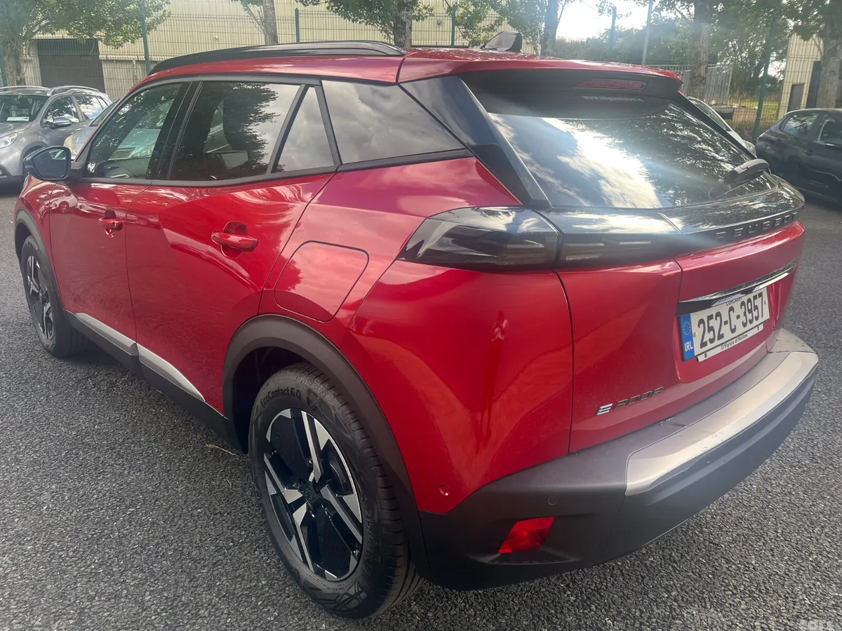Peugeot 2008 MPV, Electric, 2025, Red